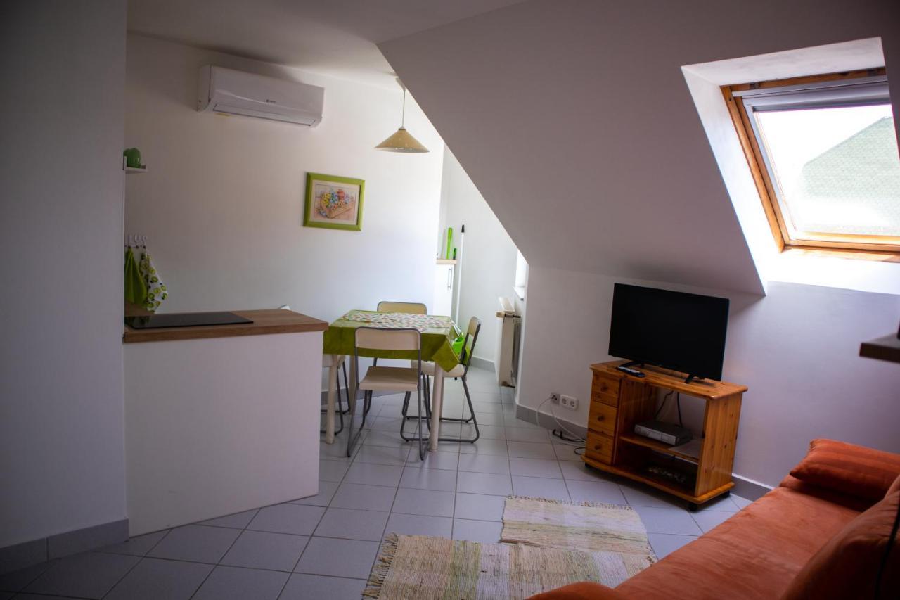 Nefelejcs Apartmanhaz Gyenesdias Bagian luar foto